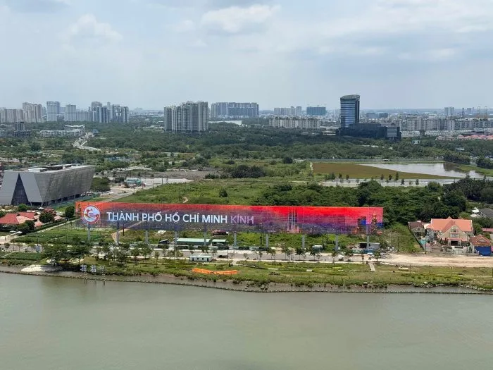 màn hình led quảng cáo trong suốt