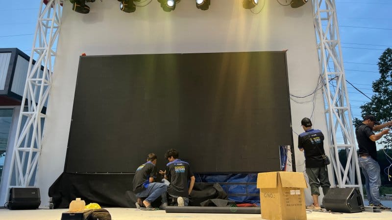 lắp đặt màn hình LED ghép ngoài trời lắp đặt màn hình LED ghép ngoài trời